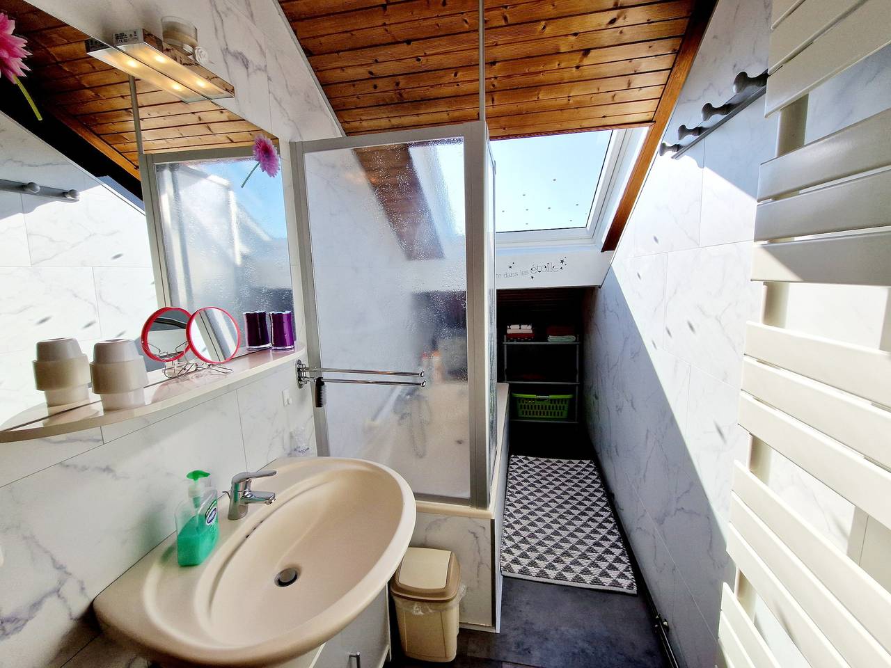 Maison de campagne « Le Gîte Fleuri » avec vue sur la montagne, Wi-Fi et climatisation in Haselbourg, Sarrebourg