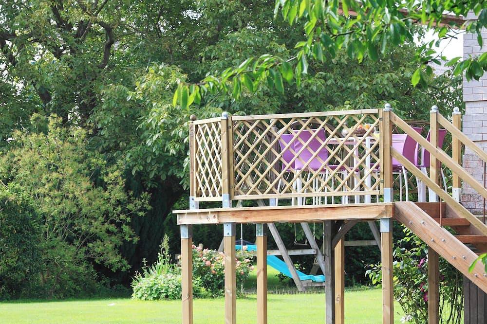 Appartement entier, Gite \"la terrasse\" dans un parc à quelques Kms de la cote ( 2 nuits mini) in Friville-Escarbotin, Région d'Abbeville