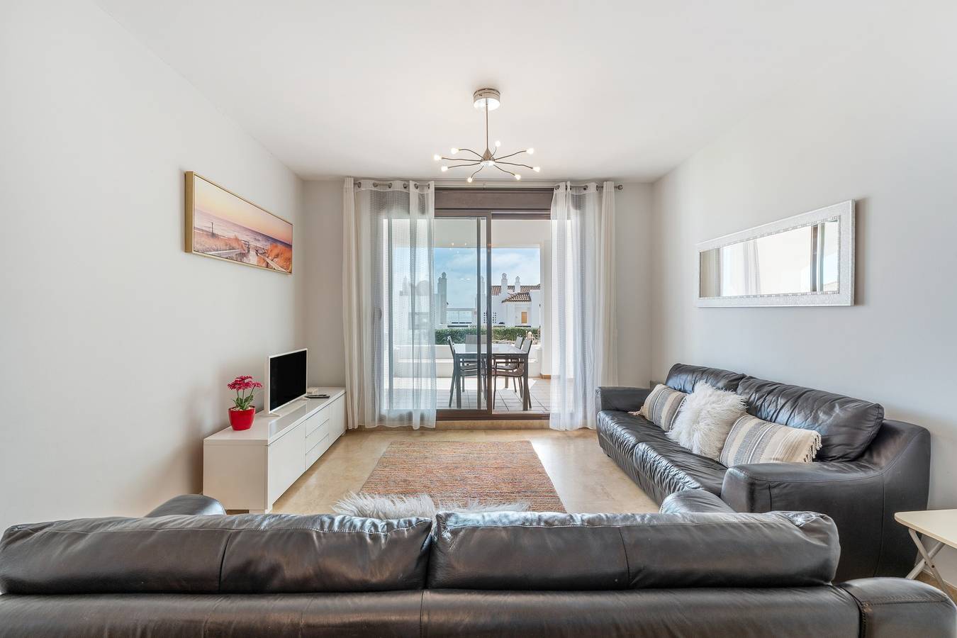 Feriehus for 6 personer med hage in Playa de La Alcaidesa, San Roque