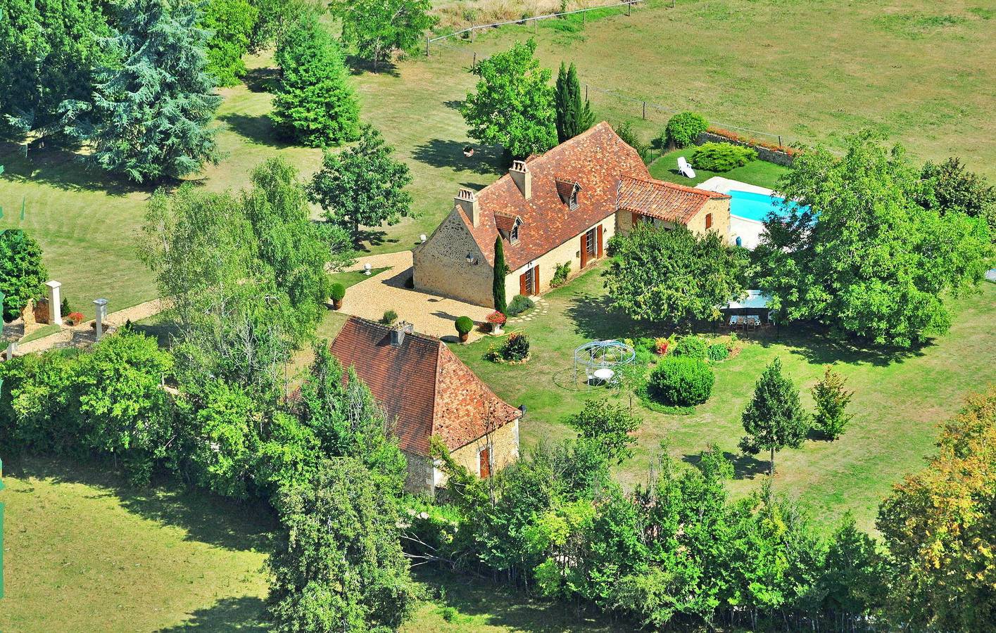 Acogedor Riverside Apt con piscina y aparcamiento | Cerca de Douville in Douville, Périgord Pourpre