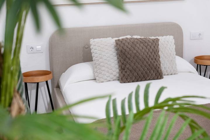 Hel lejlighed, Mamalú Apartment: New, Romantic & Central in Jerez in Jerez de la Frontera, Costa de la luz