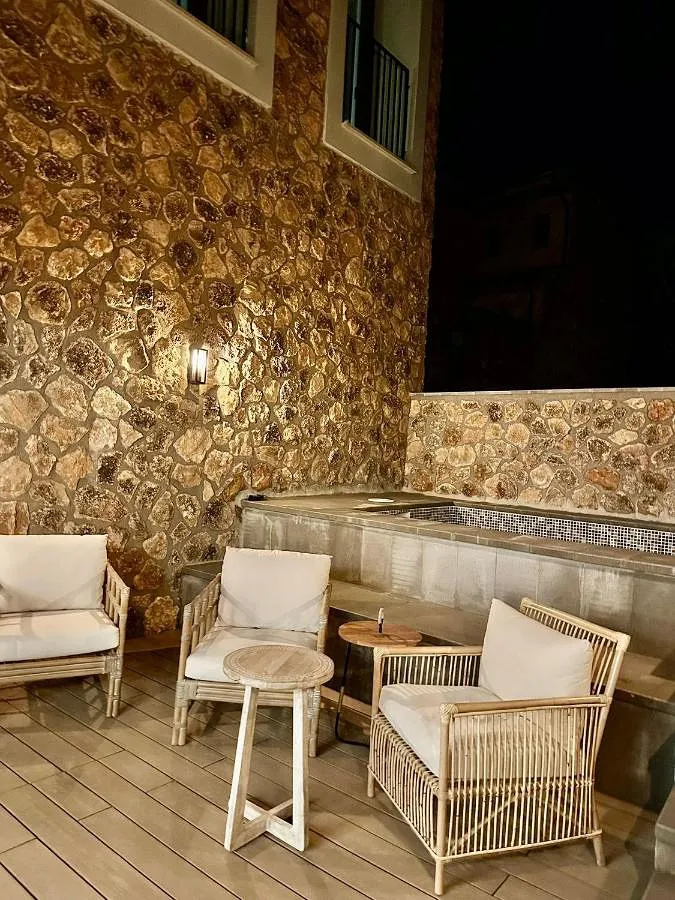 Chalet para 4 personas, con vistas además de jardín y piscina, Familias con niños - 1