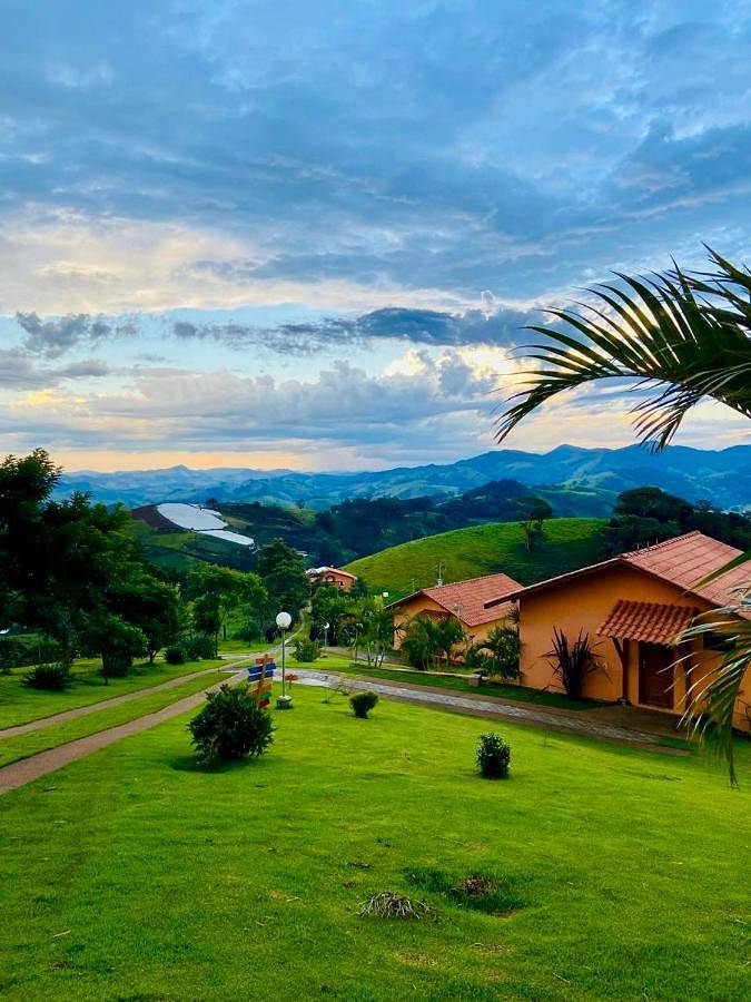 Casas e apartamentos de temporada para 2 pessoas, com jardim e vista em Paraisópolis