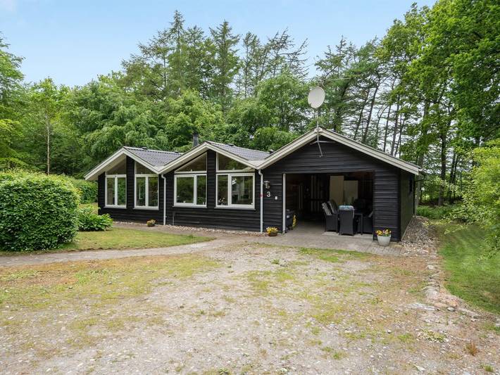 Ferienhaus für 8 Personen, mit Whirlpool und Terrasse sowie Sauna
