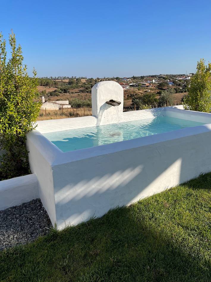 Maison de vacances 'Casa Das Chaminés' avec terrasse privée, jardin privé et Wi-Fi in District de Évora