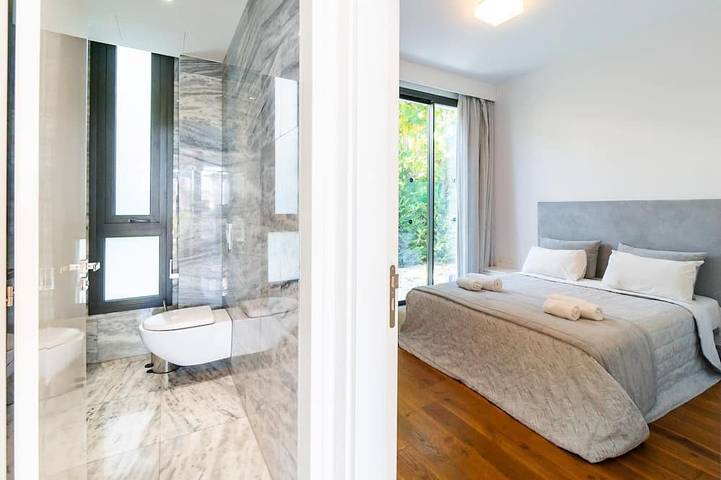 Villa Laurus 2 By Ezoria Villas in Paphos, Südzypern