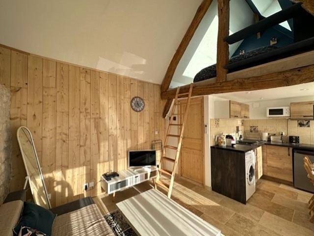 Location de vacances pour 2 personnes, avec terrasse à Bois-Jérôme-Saint-Ouen - 2