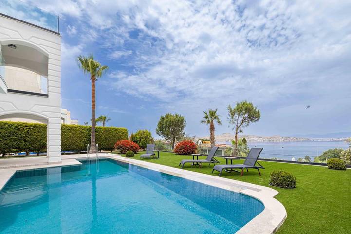 Impresionante villa con piscina privada y vistas de lujo in Bodrum, Egeo Turco