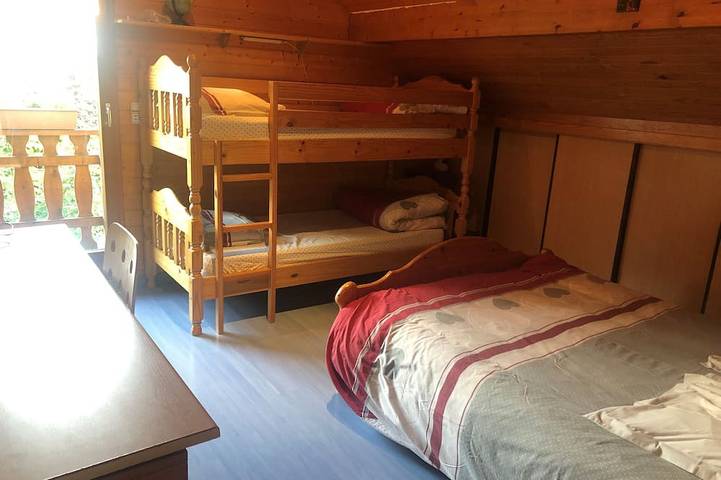 Chalet Edelweiss15 Personnes 175m² 5 Chambres Balcon Terrasse Jacuzzi Sauna in Rémelfing, Sarreguemines