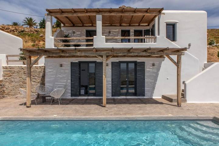 Villa für 8 Personen, mit Pool und Ausblick sowie Terrasse, mit Haustier auf Naxos