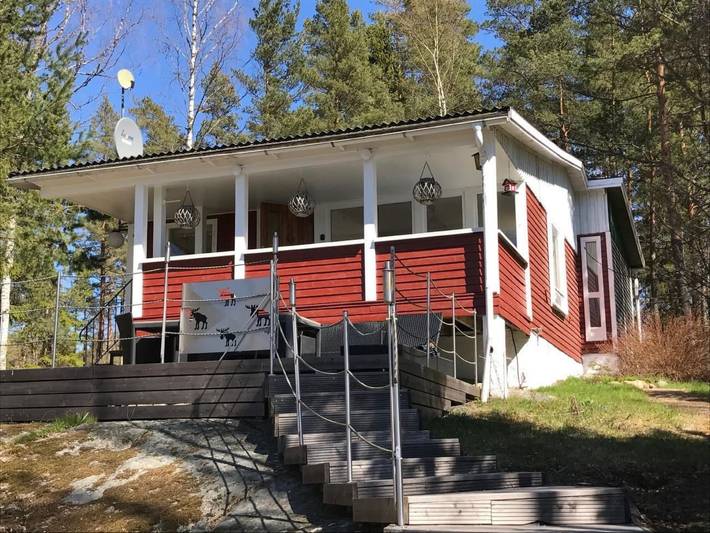 Bungalow für 6 Personen, mit Terrasse und Garten sowie Sauna in Schweden