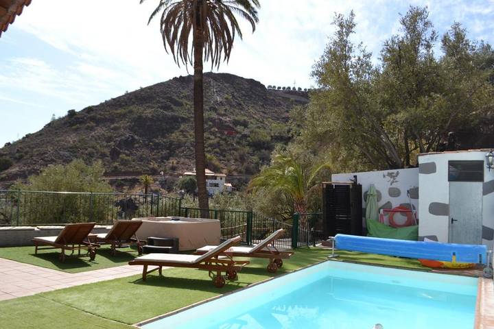 Finca für 14 Personen, mit Whirlpool und Terrasse sowie Garten und Pool in El Morisco