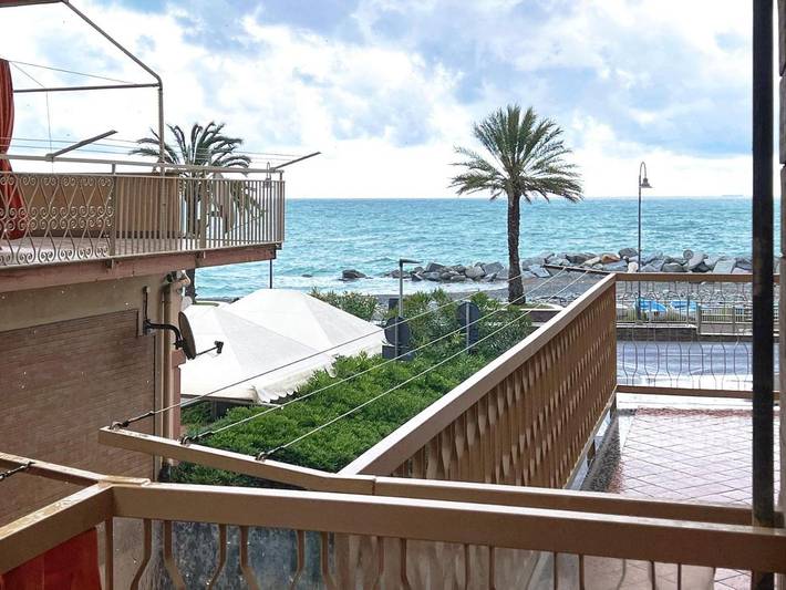 Appartamento per 4 persone, con panorama e balcone in Cogoleto