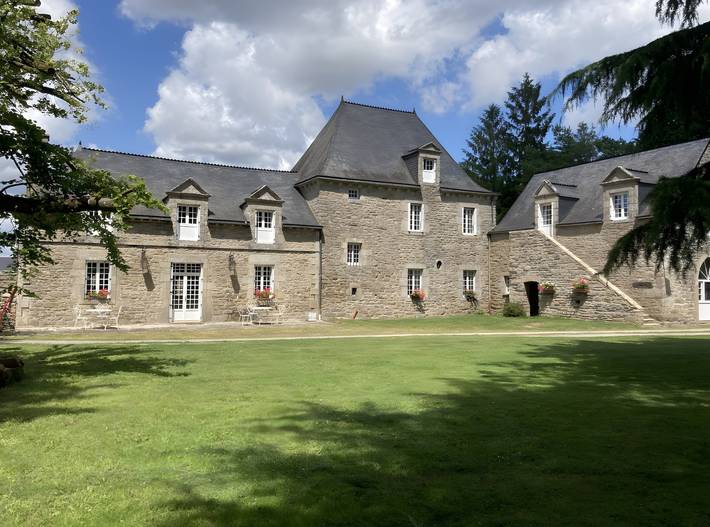 Gîte du Manoir de Saint-Fiacre – Countryside Retreat near Rochefort-en-Terre in Malansac, Vannes region