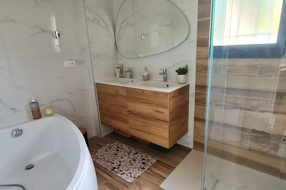 Villa avec piscine et climatisation proche Aix en Provence in Fuveau, Aix-en-Provence und Umgebung