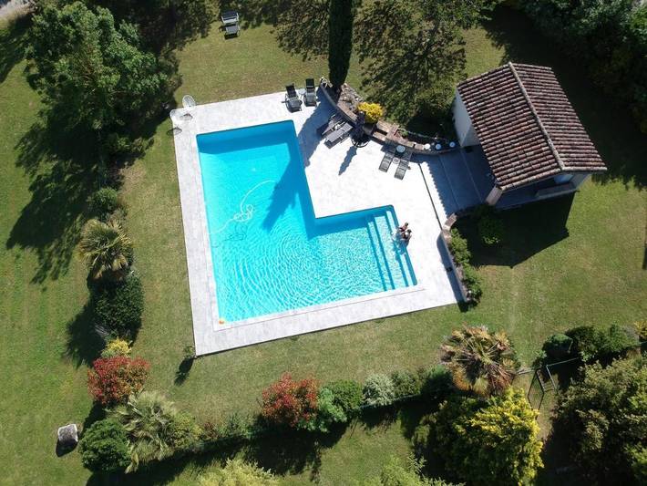 Chambre d’hôte pour 2 personnes, avec Balcon et Terrasse ainsi que Jacuzzi et Jardin dans le Tarn