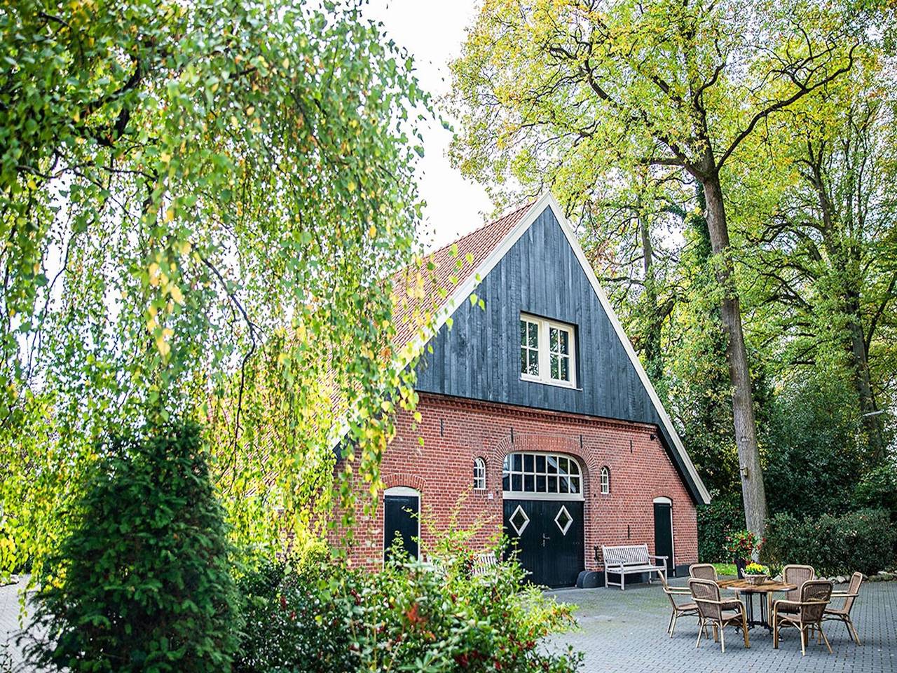 Beautiful holiday home with hot tub in Losser, Twente