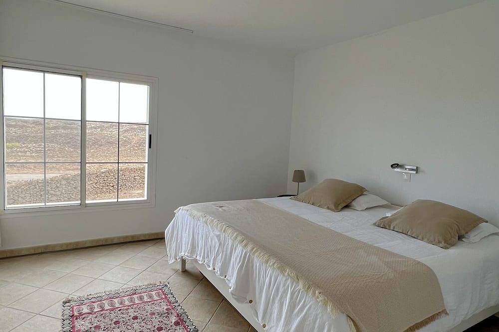 Villa Seren - Une Belle Propriété Dans un Cadre Exceptionnel, Proche des Plages in Piedra Playa, La Oliva