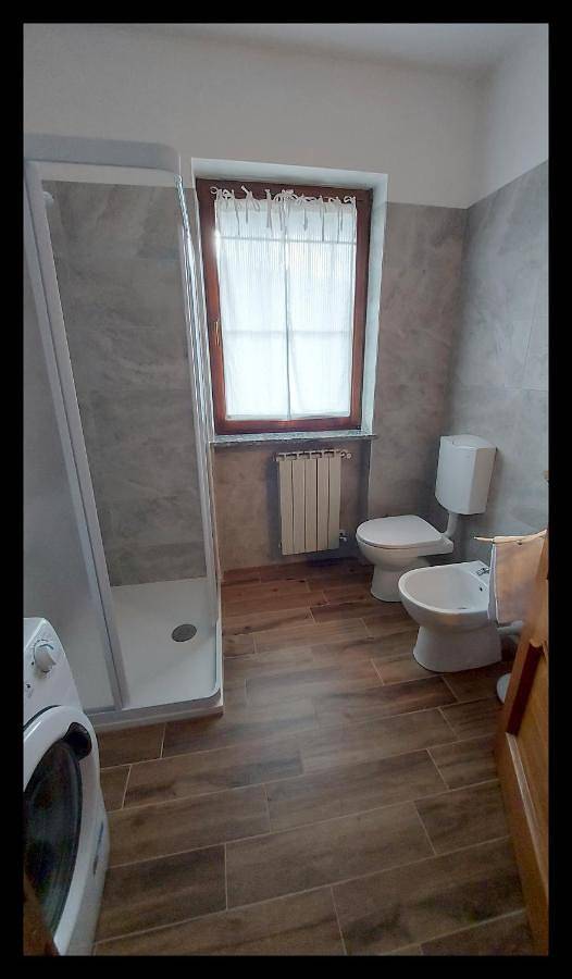 Location de vacances pour 5 personnes, avec vue et jardin à Brovello-Carpugnino - 4