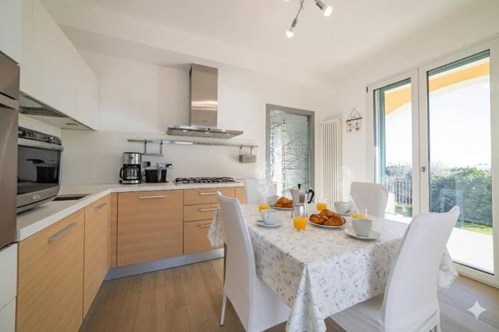 Gîte pour 6 personnes, avec vue ainsi que jardin et terrasse à Pompeiana - 3