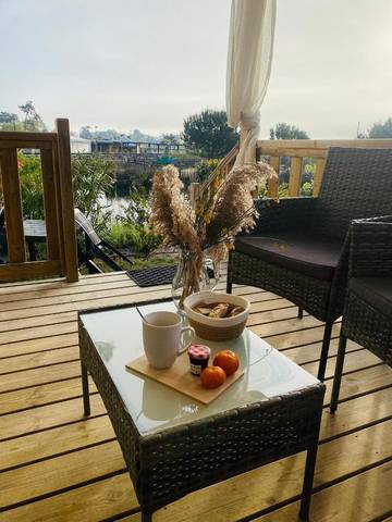 Chalet pour 8 personnes, avec vue sur le lac et terrasse ainsi que vue et bassin pour enfant au Cap Ferret