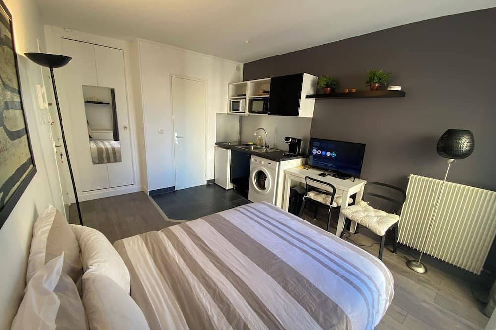 Entire apartment, Apartment in Courbevoie in Courbevoie, Hauts-de-Seine