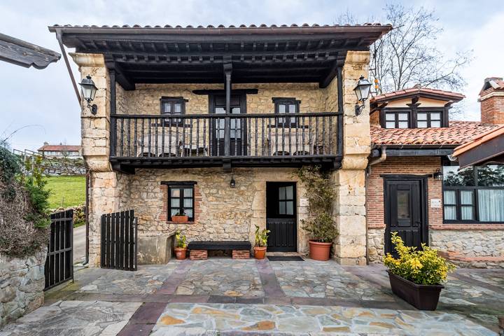 Casa rural para 7 personas, con Balcón y Jardín en 
