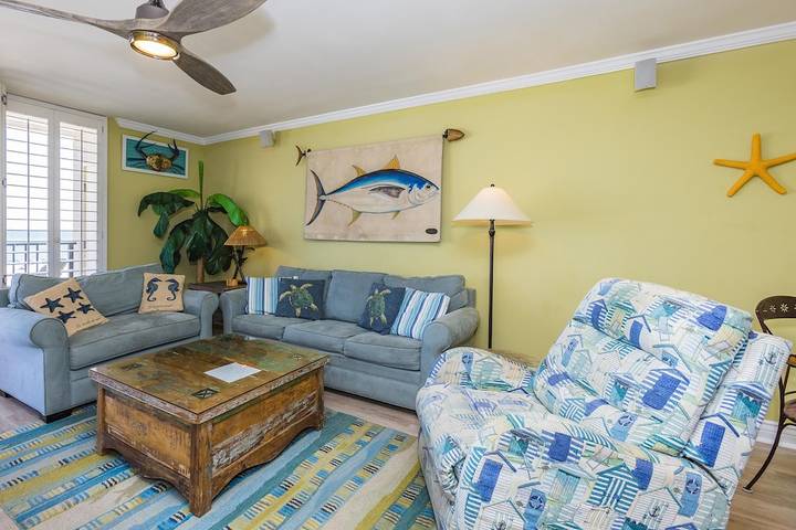 Vacation rental for 8 people, with sauna and pool as well as balcony and hot tub by Orange Beach