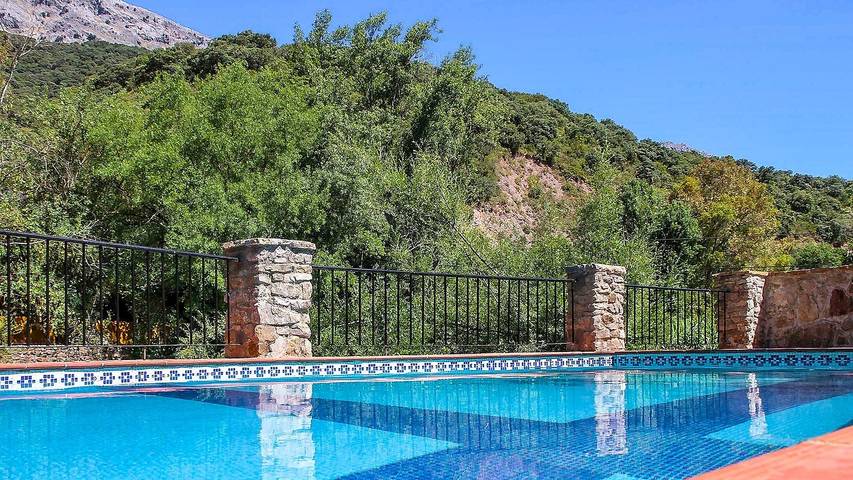 Chalet para 6 personas, con sauna y balcón/terraza además de piscina y jacuzzi, Se admiten mascotas en Serranía de Ronda - 2