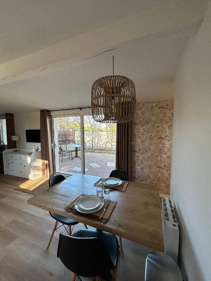 Gîte pour 2 personnes, avec terrasse et jardin à Craponne