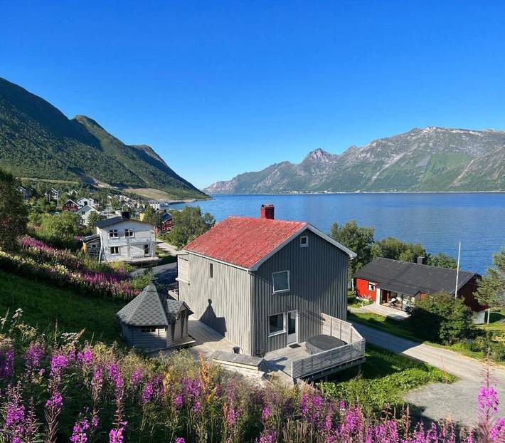 Ferienhaus für 6 Personen, mit Ausblick und Garten in Senja