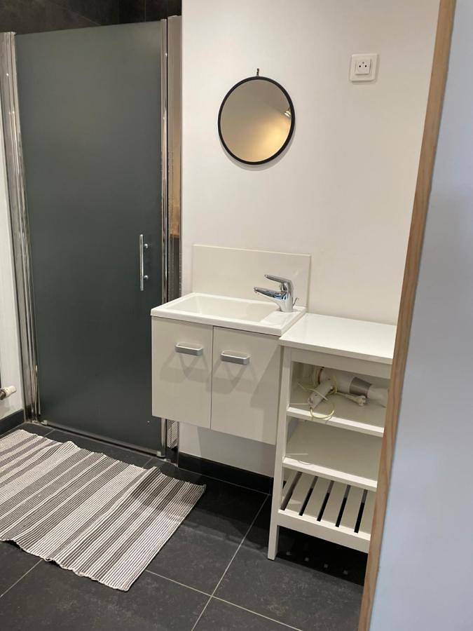 Gîte pour 2 personnes, avec jardin et vue à Thaims - 4