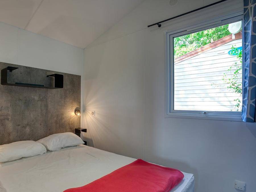 Camping Le Bosquet - Mobilhome 4 personas - Bahia - 2 habitaciones - 28 m2 (+Terraza cubierta 11 m2) 4 personas in Domme, Périgord Noir