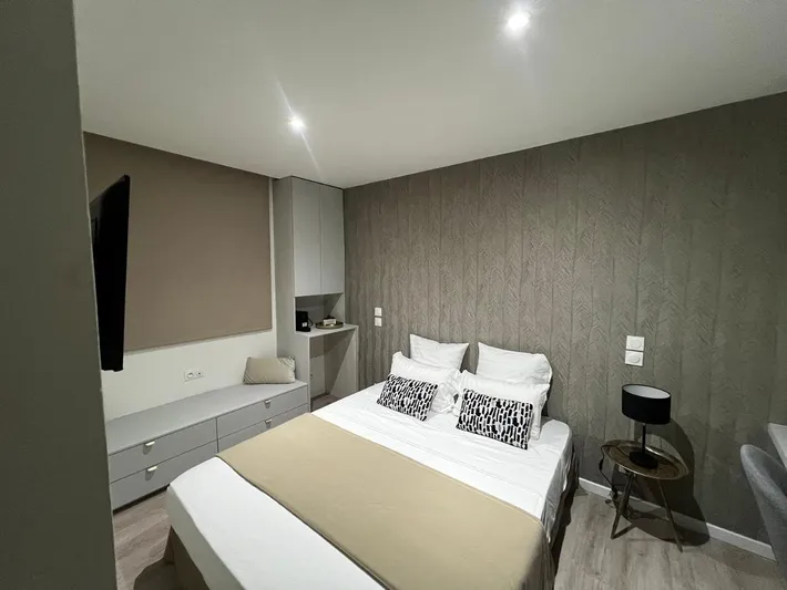 Chambre d’hôte pour 2 personnes, avec vue ainsi que balcon et piscine - 1