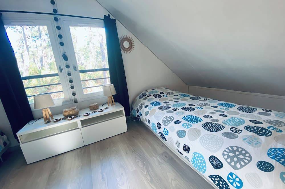 Naturist chalet at La Jenny, at the foot of the ocean in Le Porge, Lesparre-Médoc region