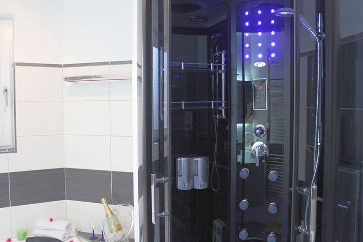 Ferienhaus für 2 Personen, mit Whirlpool und Terrasse sowie Sauna in Schalkenmehren - 3