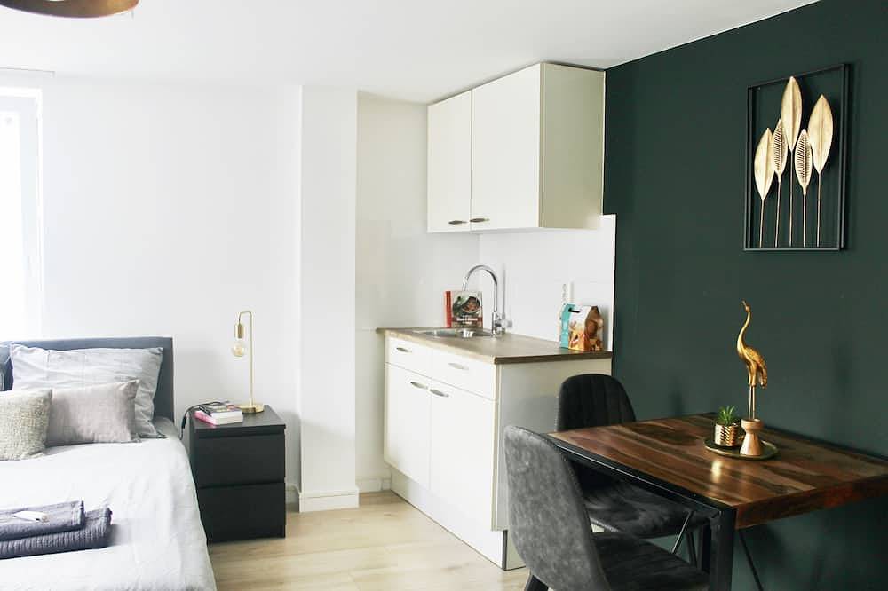 Luxe kamer, nieuwe badkamer, gratis parkeren en gebruik gezamenlijke keuken in Tilburg, Noord-Brabant