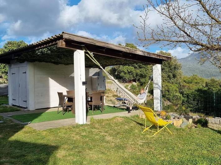 Gîte pour 4 personnes, avec jardin à Foce