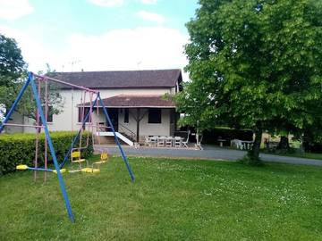 Gîte pour 12 personnes, avec jardin et vue à Montayral