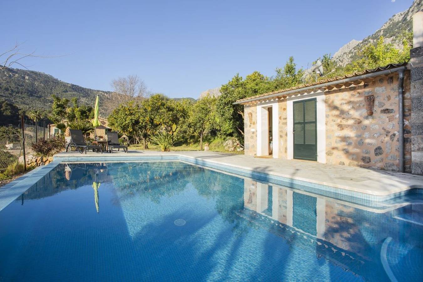 Casa vacanze "Es Tarongers" con vista sulle montagne, giardino, terrazza e piscina in Biniaraix, Sóller