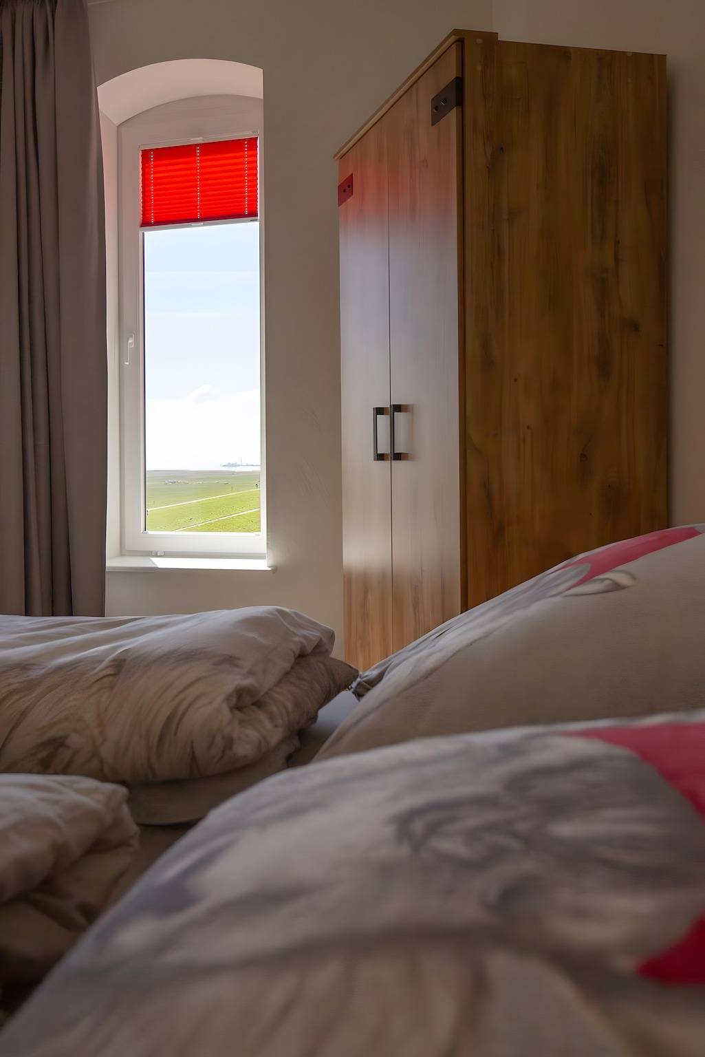 Ganze Wohnung, Apartment 'Ankerplatz Über Dem Hafen - Pub' mit Meerblick, Balkon und Wlan in Tammensiel, Pellworm