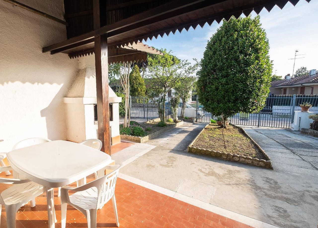 Vertical corner house with two bathrooms in Lido delle Nazioni, Provincia de Ferrara