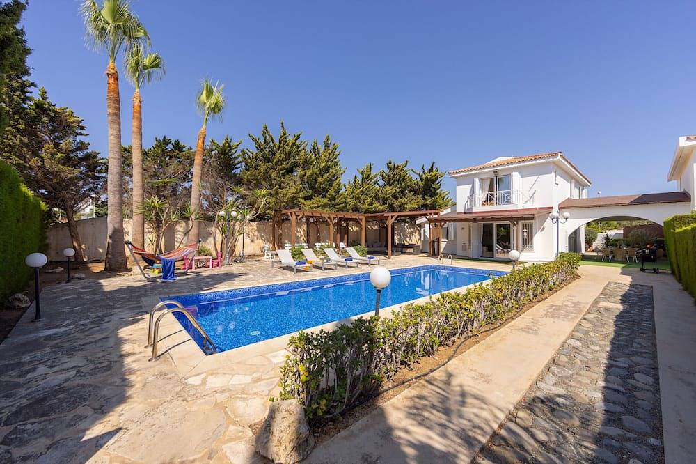 Casa vacanza a Protaras a partire da 467€ a notte