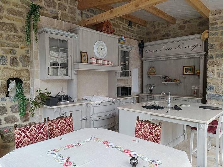 Gîte pour 12 personnes, avec Terrasse et Jardin à Saint-Étienne-du-Valdonnez