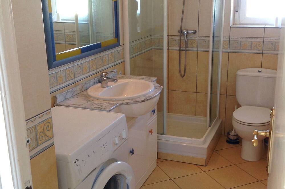 Entire apartment, Casa Las Perlas, relax by the sea with a great view of the Montgo in Dénia, Costa Blanca