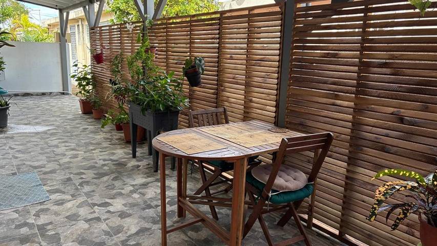 Gîte pour 2 personnes, avec vue et jardin à Saint-Prix