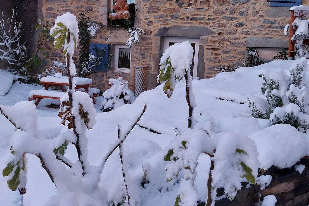 Maison \"Charme d'Antan et modernité\", le 18e siècle en mode campagnard privé. in Le Pertuis, Haute-Loire