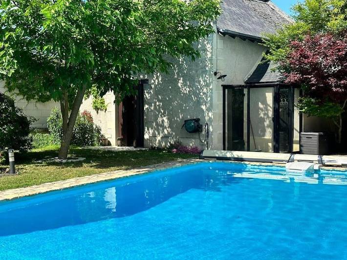 Location de vacances pour 5 personnes, avec jardin et vue ainsi que piscine et terrasse à Savigny-en-Véron - 2