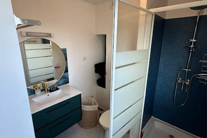 Appartement entier, Appartement cosy avec balcon + parking – calme à 2 pas du centre-ville in Cherbourg-Octeville, Cherbourg-en-Cotentin