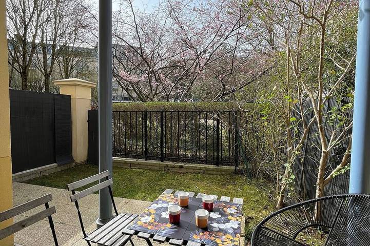 Ganze Wohnung, Apartment near Disneyland + parking & Rer in Chessy, Seine-et-Marne